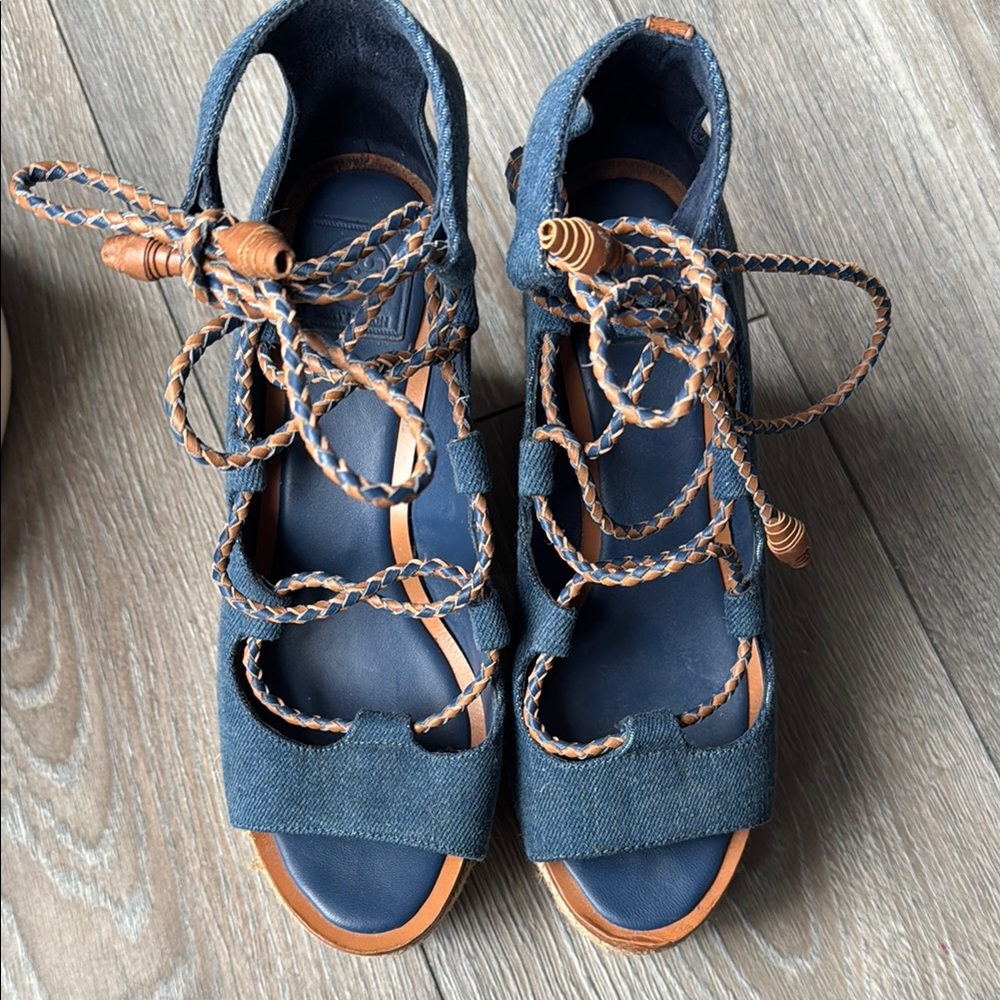 Tory Burch Blue and Brown Wedge Sandals with Lace-Up Design - Picture 2 of 10